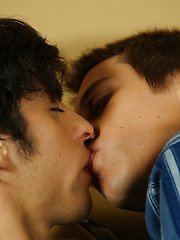 Kissing gay boys going for oral fun
